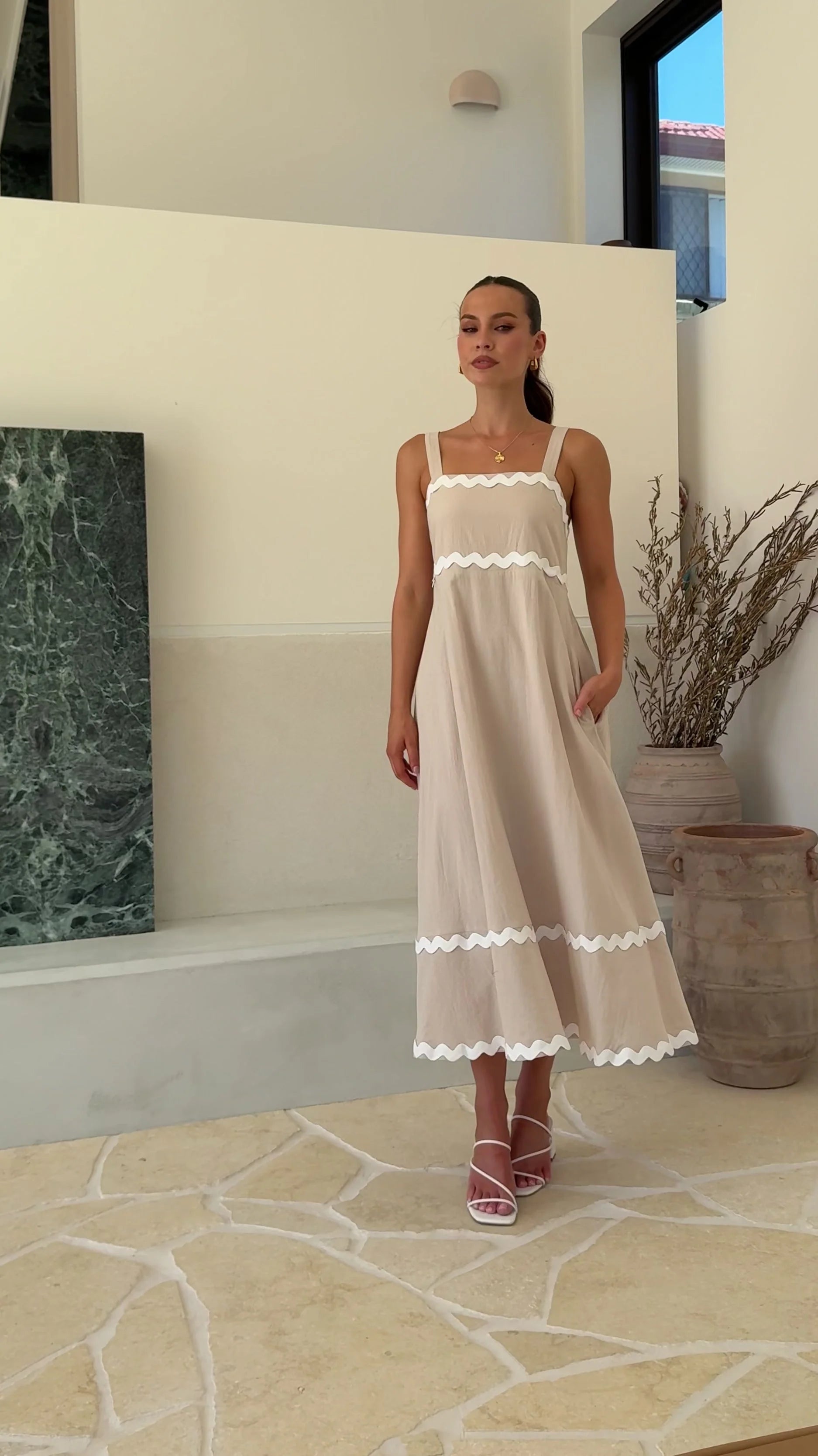 Raelynn Midi Dress - Beige/White